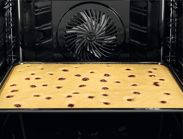 AEG BES331111M Four multifonction, 72 l, nettoyage AquaClean, 9 fonctions, cuisson uniforme, ventilateur XXL, horloge électronique + commandes, anti-traces de doigts, plateau XXL, inox, classe A, [Classe énergétique A]