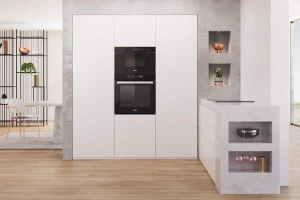 Four encastrable pyrolyse Whirlpool AKZ96290NB - Four multifonction Chaleur tournante ou pulsée / 73 litres / Classe A+ / Noir / Porte froide (4 vitres) [Classe énergétique A+]
