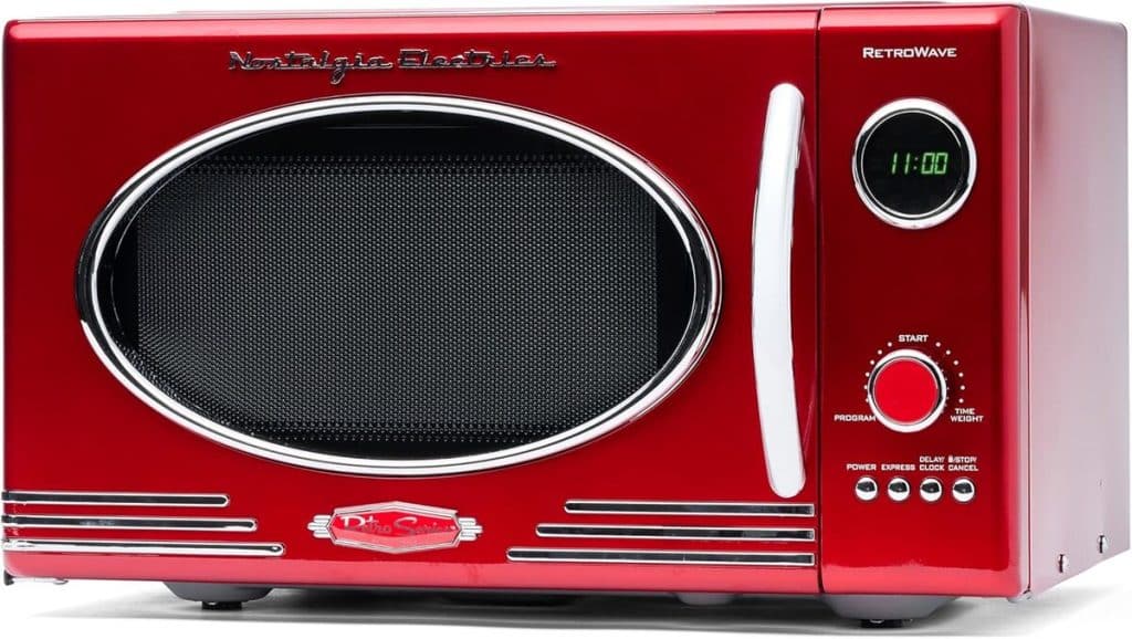 Test du four à micro-ondes Nostalgia rétro 800W rouge : efficacité et style vintage