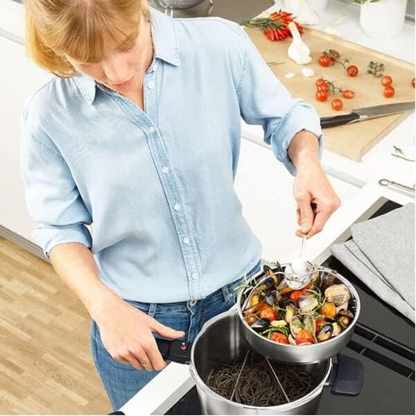 Fissler Vitavit Premium Set avec Autocuiseur, 5 Pièces (6 l – Ø 22 cm Et Poêle-Autocuiseur 3,5 l – Ø 22 cm) avec Couvercle Métallique, Couvercle en Verre, Panier Perforé – Compatible Induction