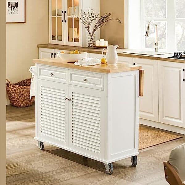 Découvrez pourquoi la desserte roulante SoBuy FKW84-II-WN est votre solution idéale pour optimiser l'espace dans votre intérieur.
