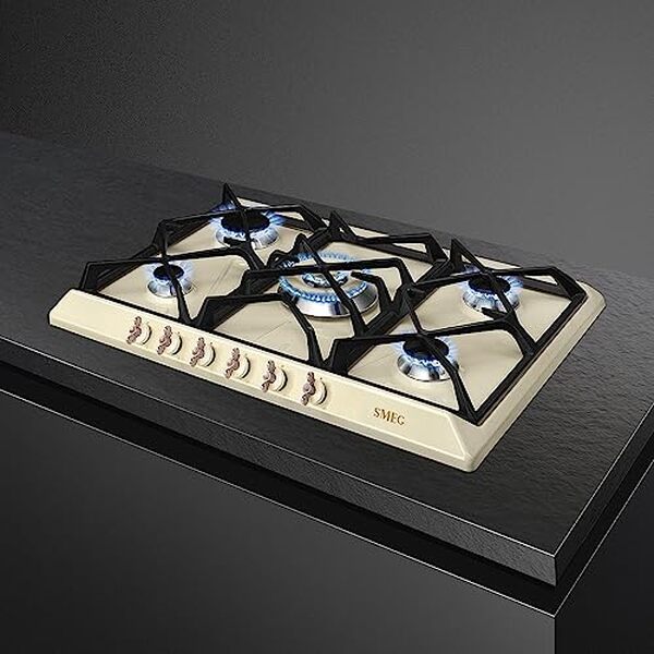 Découvrez notre avis sur la plaque de cuisson SMEG SRV876POGH : performance exceptionnelle et design élégant pour une cuisine moderne et fonctionnelle