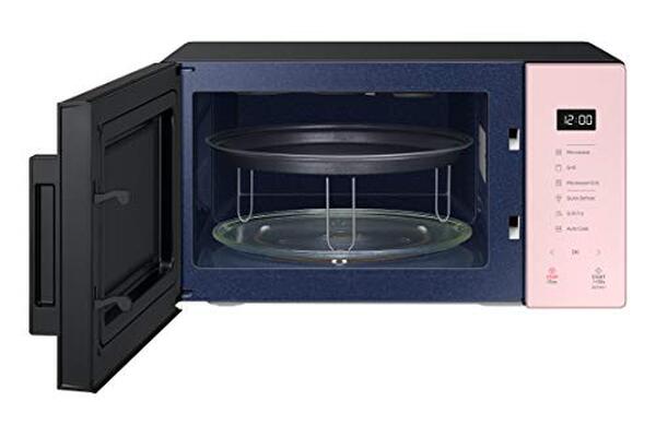 Plongez dans l'univers culinaire avec le micro-ondes Samsung MG23T5018CP de 23 L. Profitez de fonctionnalités innovantes comme air fry et plateau doreur pour des repas exquis et faciles à préparer.